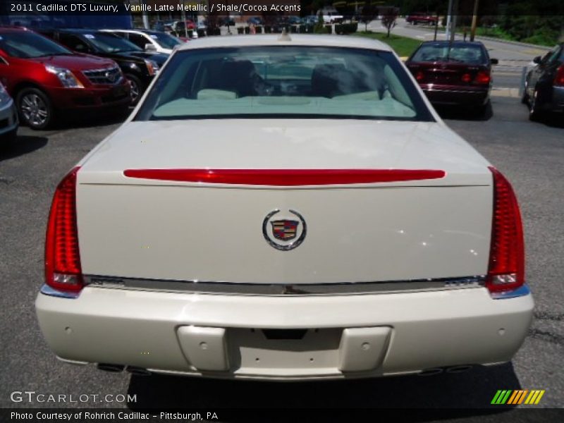 Vanille Latte Metallic / Shale/Cocoa Accents 2011 Cadillac DTS Luxury