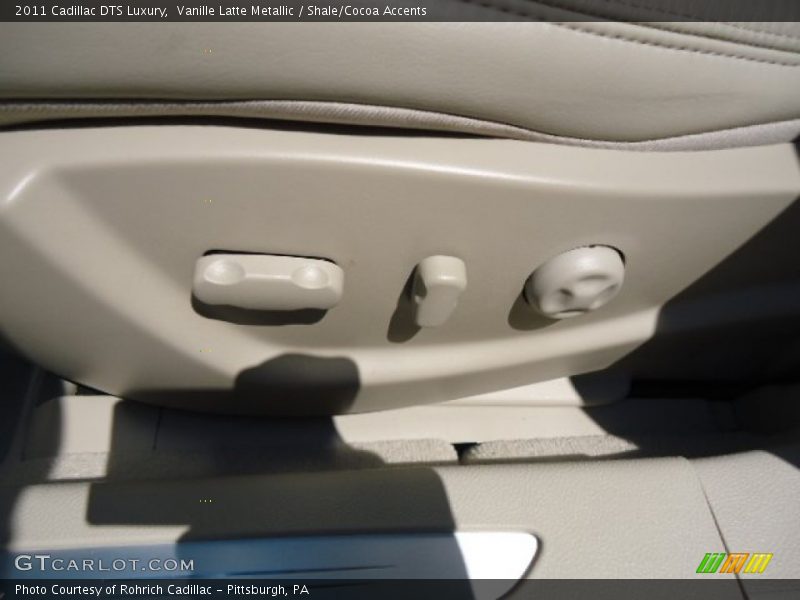 Vanille Latte Metallic / Shale/Cocoa Accents 2011 Cadillac DTS Luxury