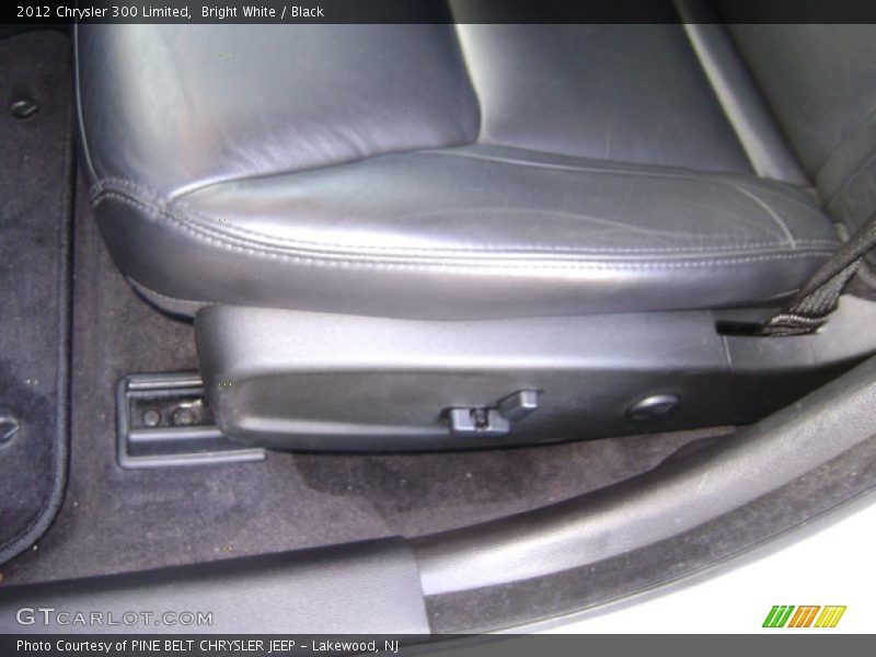 Bright White / Black 2012 Chrysler 300 Limited