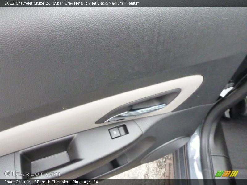 Cyber Gray Metallic / Jet Black/Medium Titanium 2013 Chevrolet Cruze LS