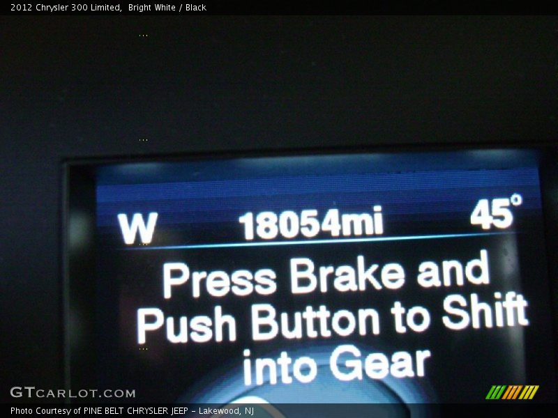 Bright White / Black 2012 Chrysler 300 Limited