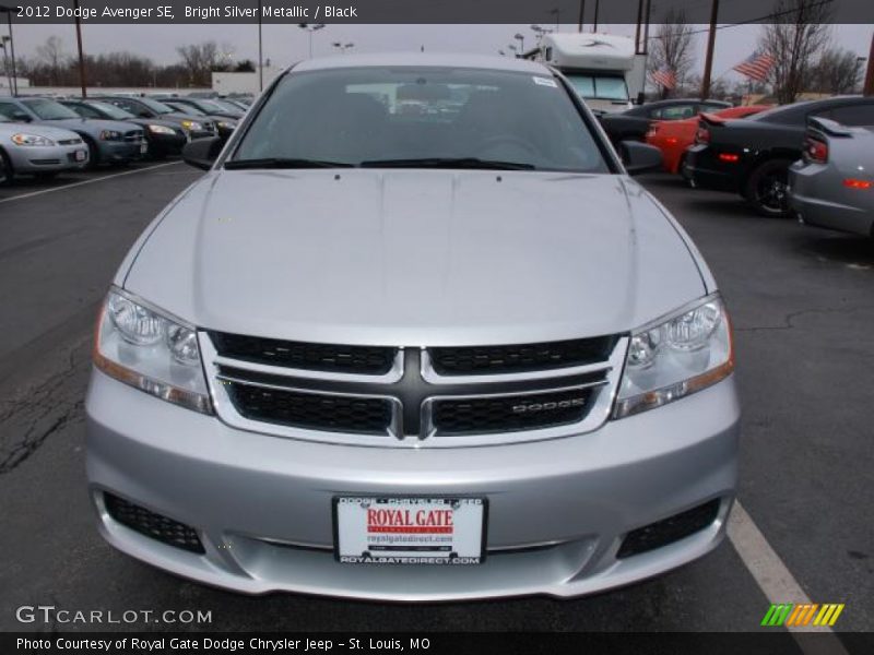 Bright Silver Metallic / Black 2012 Dodge Avenger SE