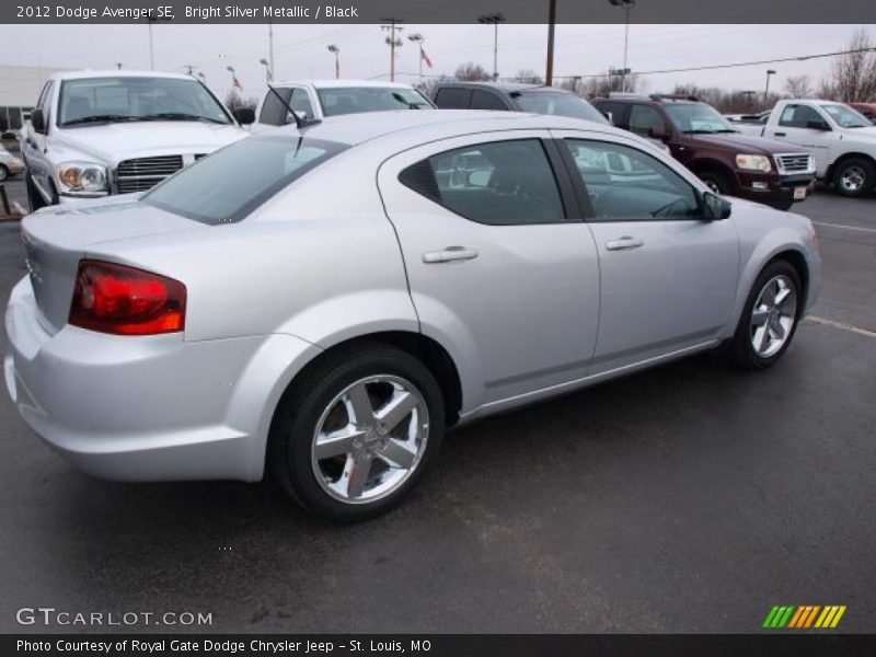 Bright Silver Metallic / Black 2012 Dodge Avenger SE
