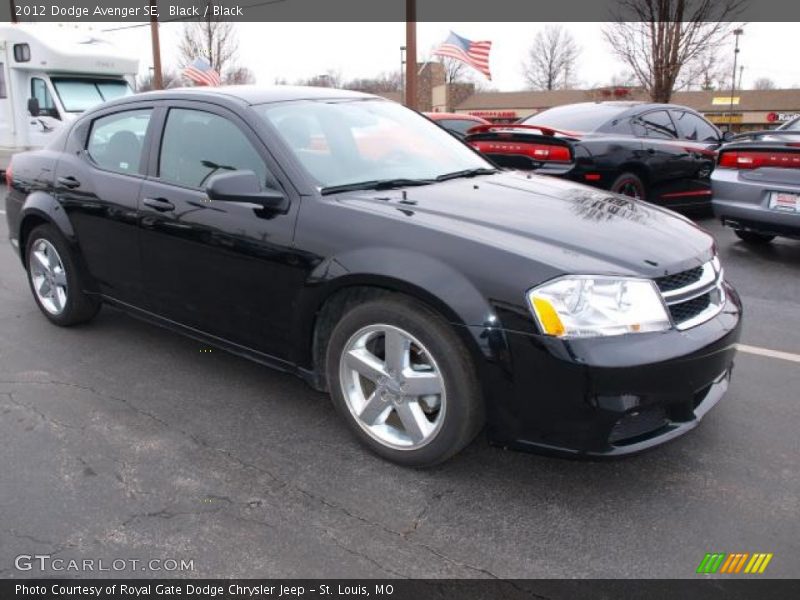 Front 3/4 View of 2012 Avenger SE
