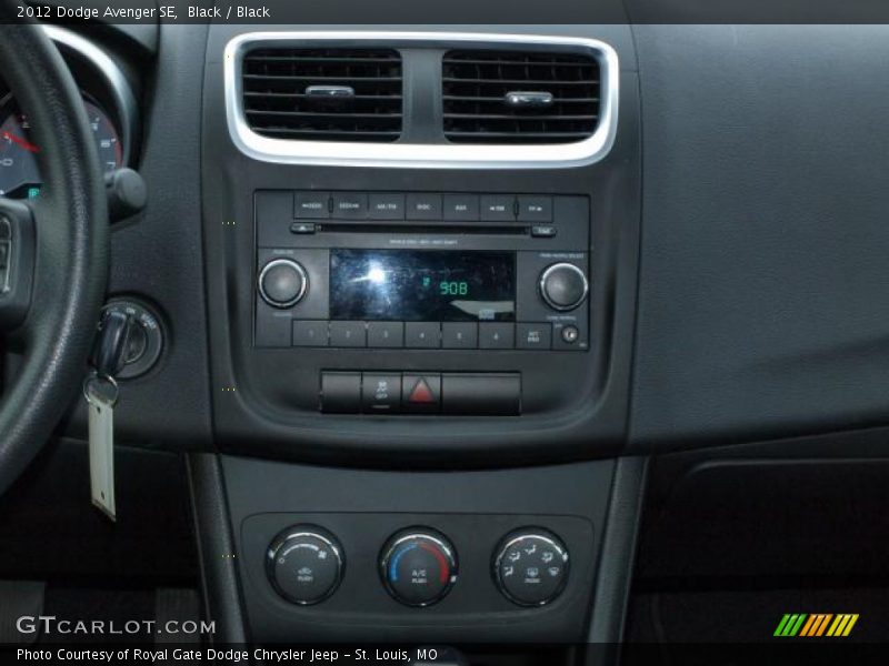 Black / Black 2012 Dodge Avenger SE