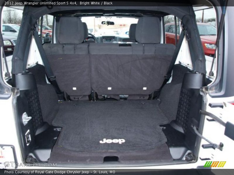 Bright White / Black 2012 Jeep Wrangler Unlimited Sport S 4x4