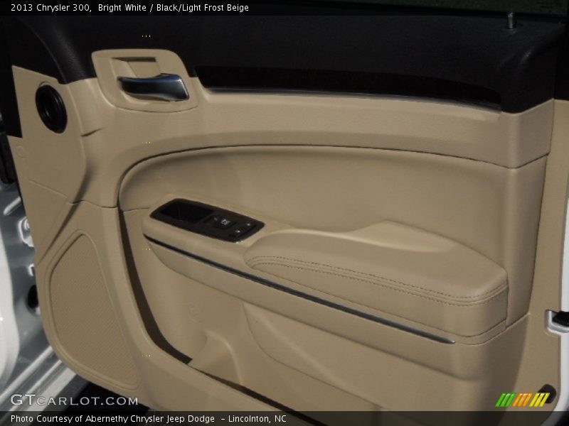 Bright White / Black/Light Frost Beige 2013 Chrysler 300