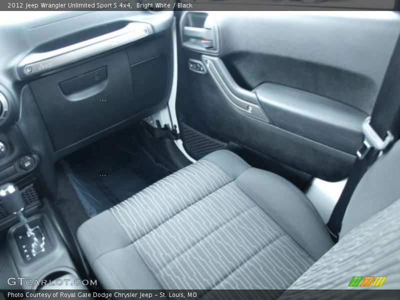Bright White / Black 2012 Jeep Wrangler Unlimited Sport S 4x4