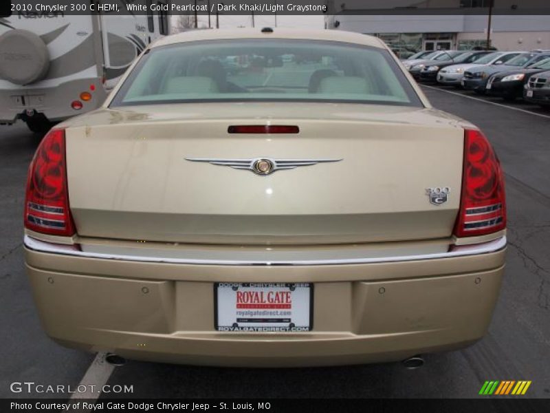 White Gold Pearlcoat / Dark Khaki/Light Graystone 2010 Chrysler 300 C HEMI