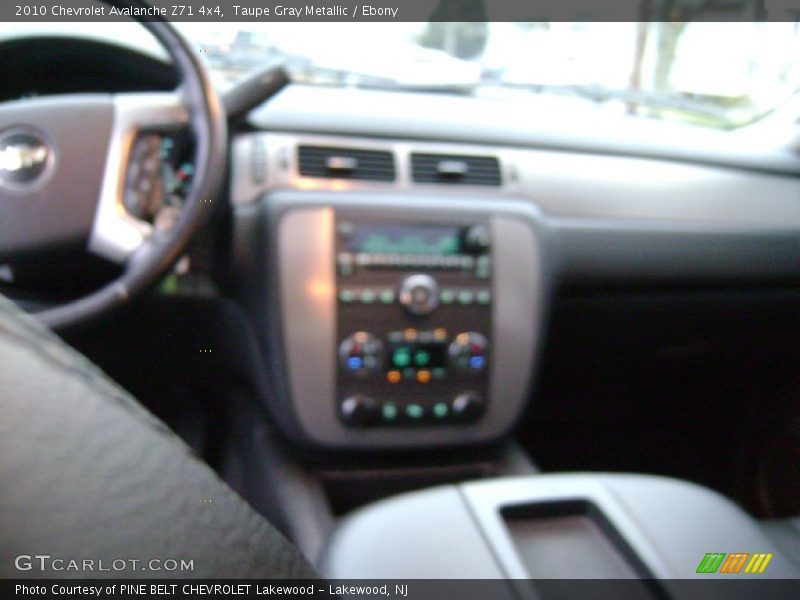 Taupe Gray Metallic / Ebony 2010 Chevrolet Avalanche Z71 4x4
