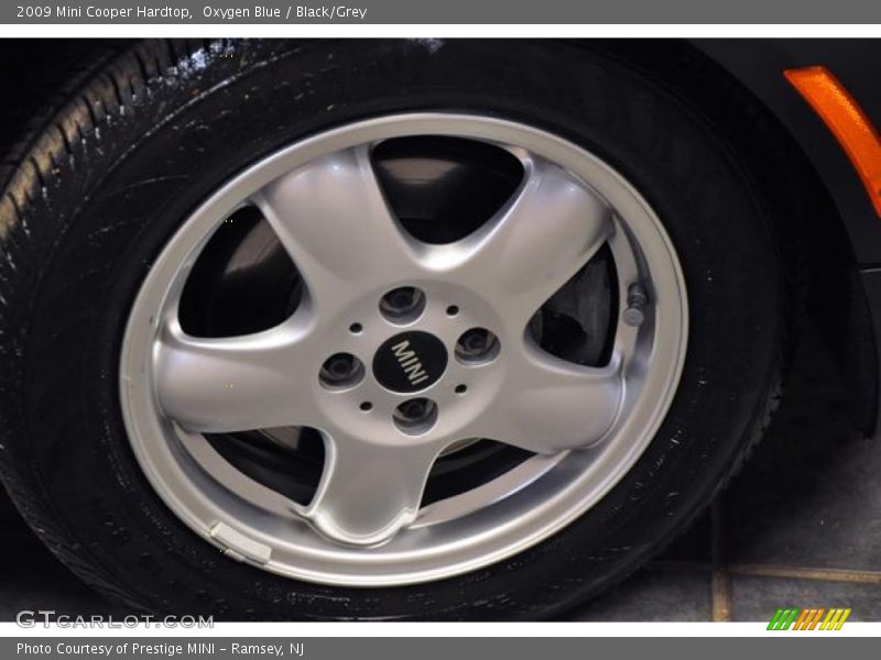 Oxygen Blue / Black/Grey 2009 Mini Cooper Hardtop