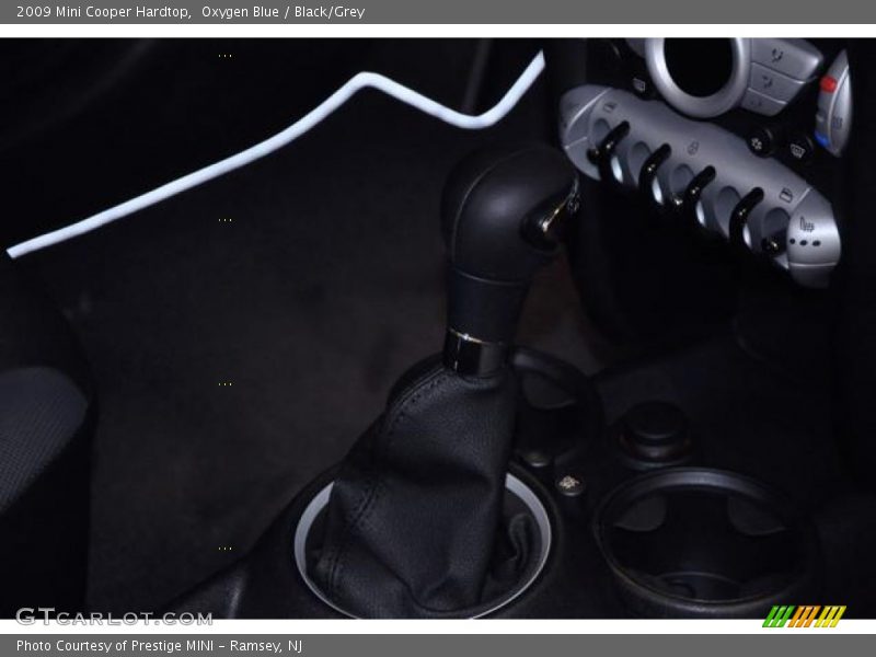 Oxygen Blue / Black/Grey 2009 Mini Cooper Hardtop