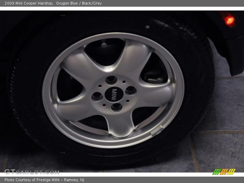 Oxygen Blue / Black/Grey 2009 Mini Cooper Hardtop