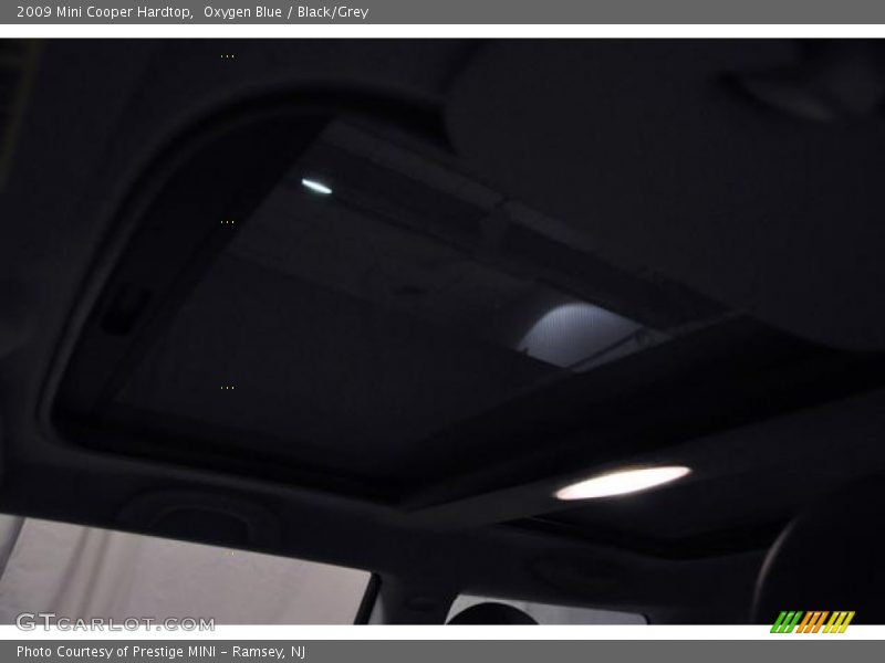 Oxygen Blue / Black/Grey 2009 Mini Cooper Hardtop