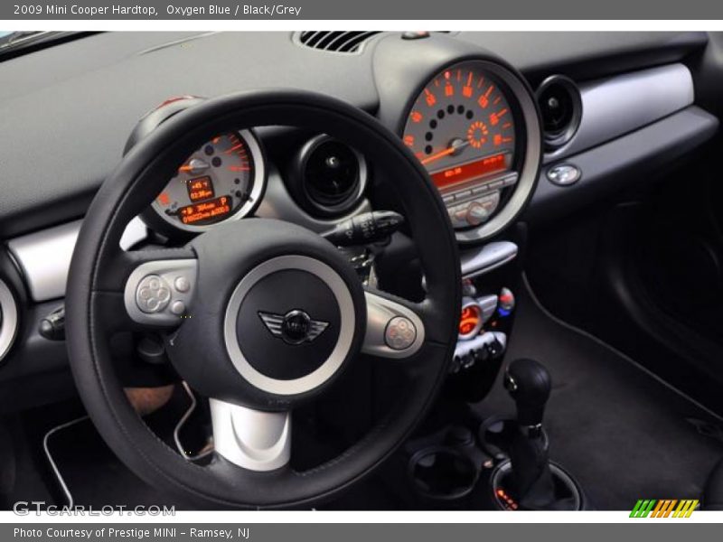 Oxygen Blue / Black/Grey 2009 Mini Cooper Hardtop