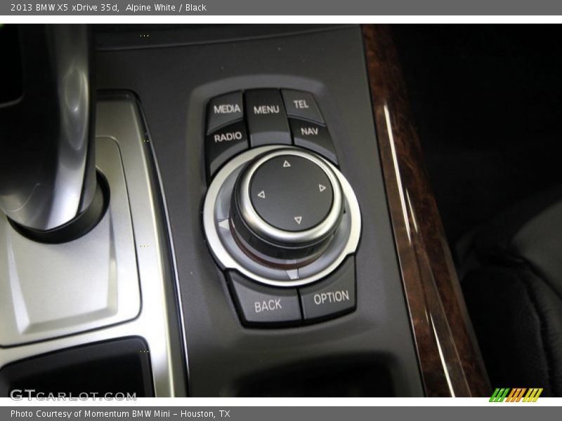 Alpine White / Black 2013 BMW X5 xDrive 35d