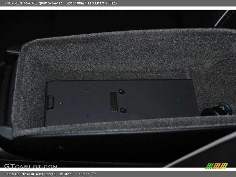 Sprint Blue Pearl Effect / Black 2007 Audi RS4 4.2 quattro Sedan