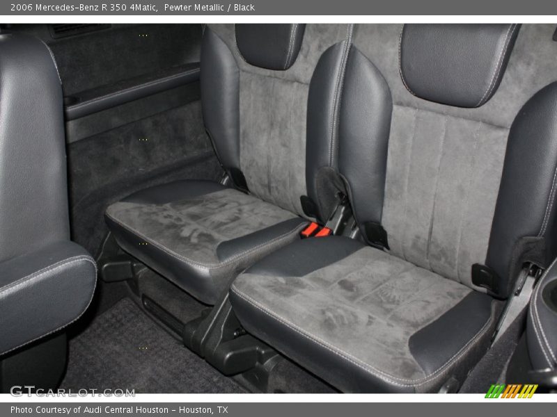 Rear Seat of 2006 R 350 4Matic