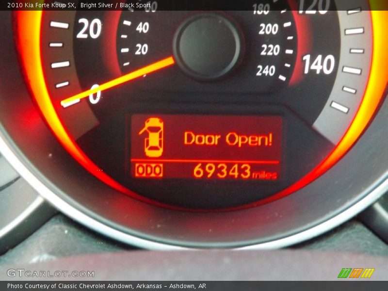 Bright Silver / Black Sport 2010 Kia Forte Koup SX