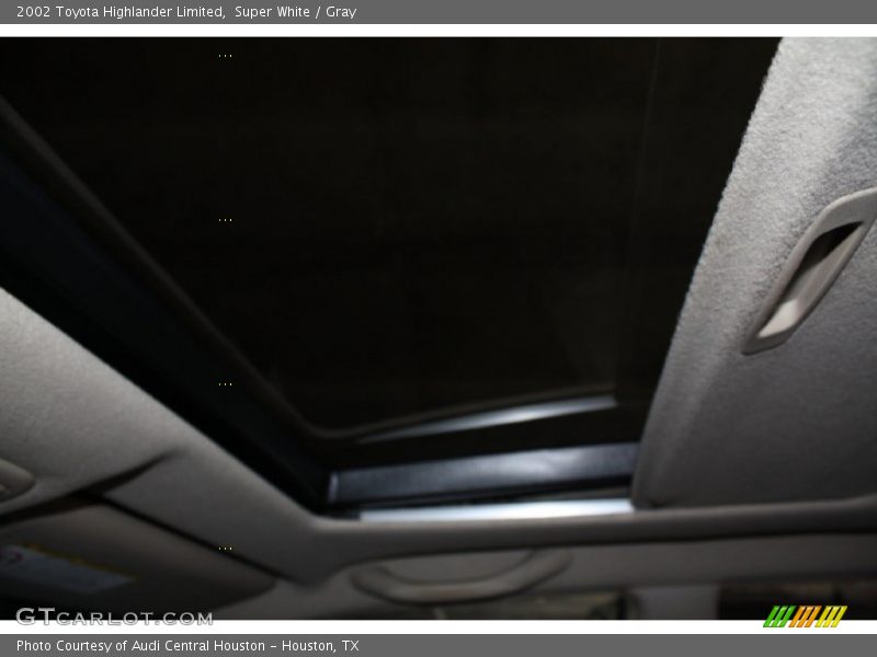 Super White / Gray 2002 Toyota Highlander Limited