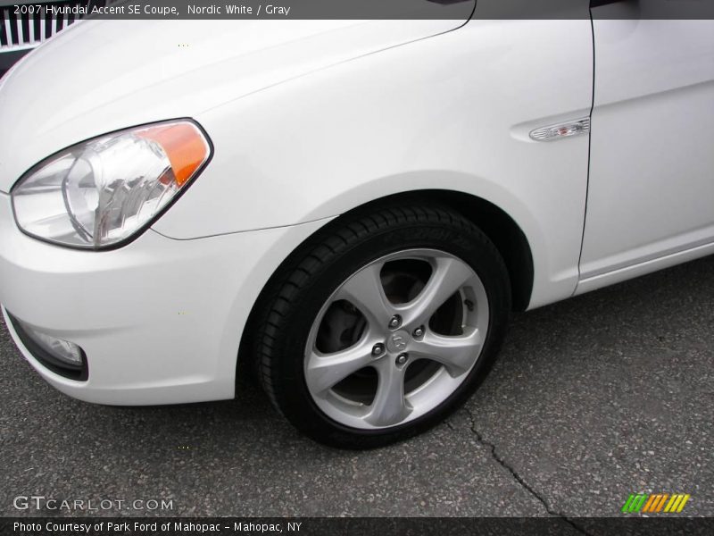 Nordic White / Gray 2007 Hyundai Accent SE Coupe