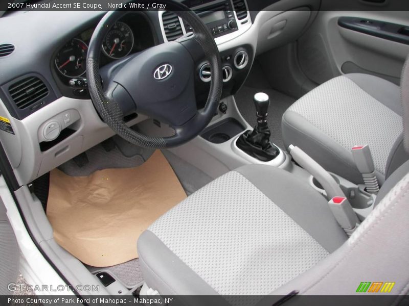 Nordic White / Gray 2007 Hyundai Accent SE Coupe