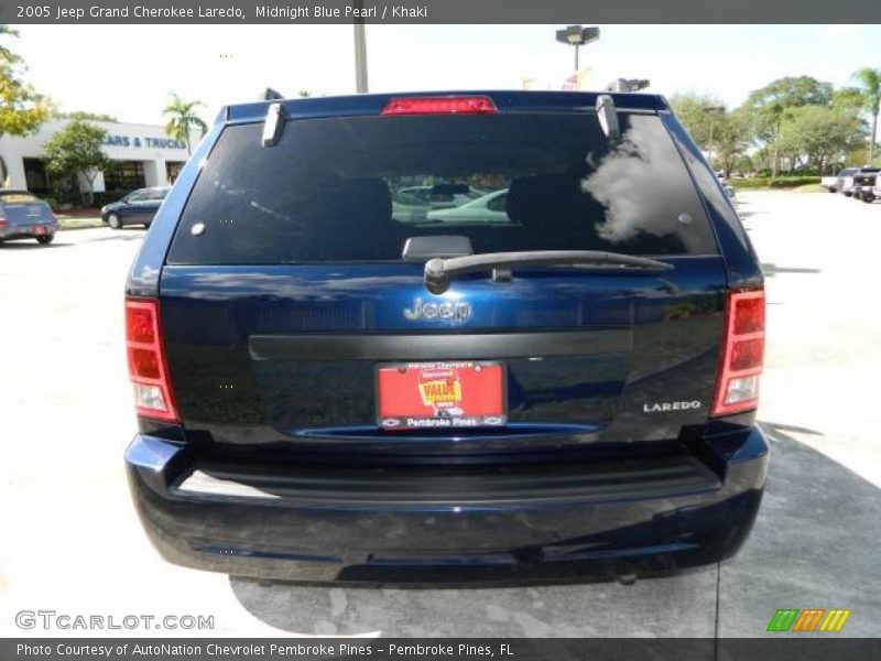 Midnight Blue Pearl / Khaki 2005 Jeep Grand Cherokee Laredo