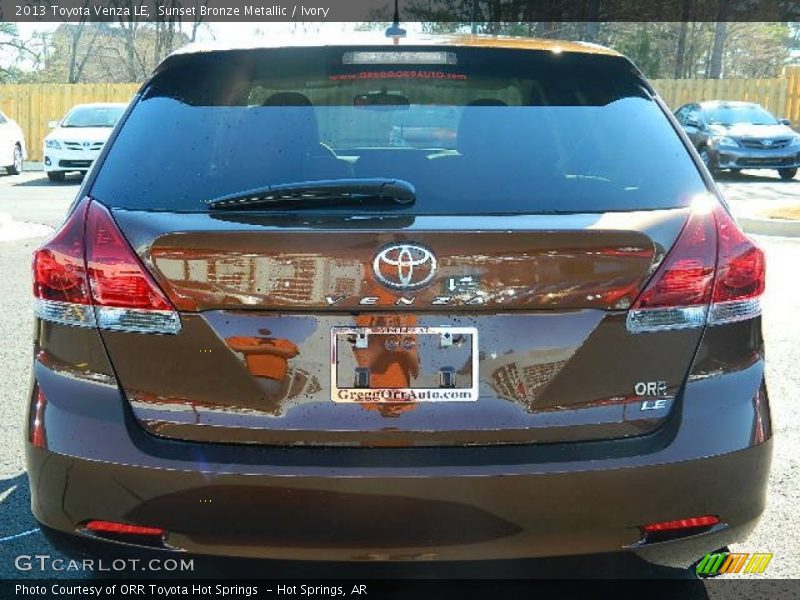 Sunset Bronze Metallic / Ivory 2013 Toyota Venza LE