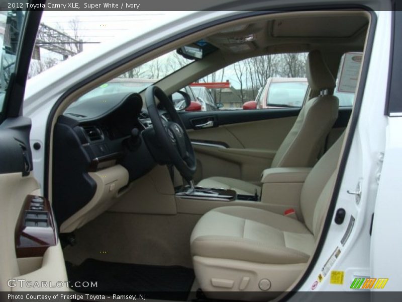 Super White / Ivory 2012 Toyota Camry XLE