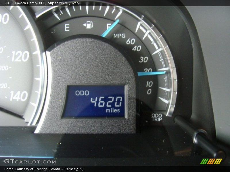 Super White / Ivory 2012 Toyota Camry XLE