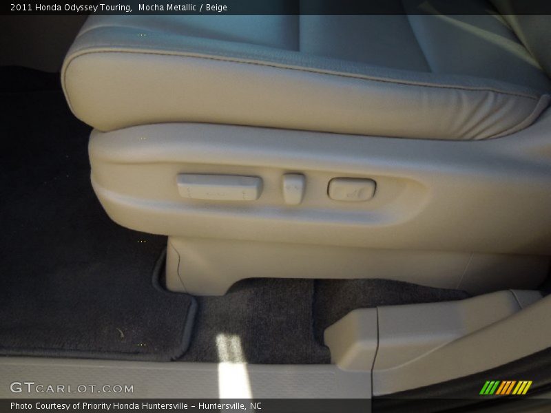 Mocha Metallic / Beige 2011 Honda Odyssey Touring