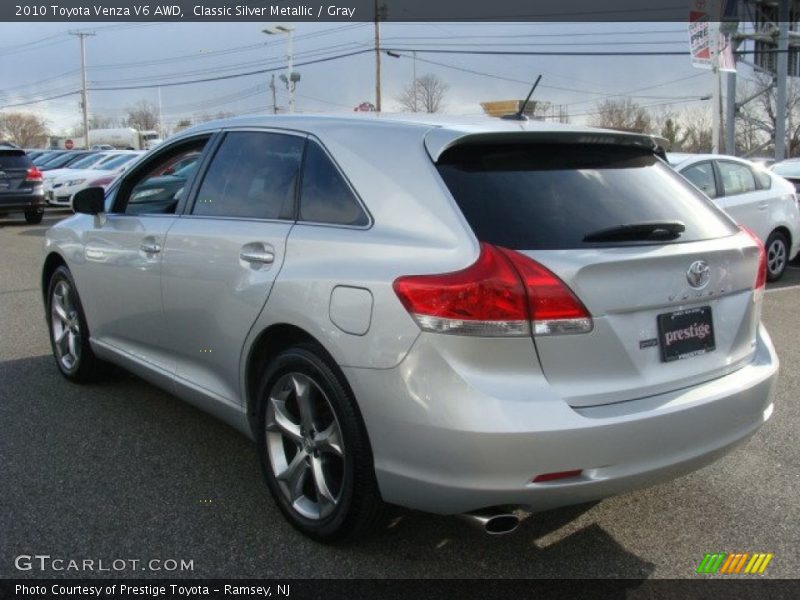 Classic Silver Metallic / Gray 2010 Toyota Venza V6 AWD