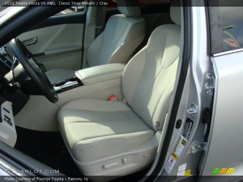 Classic Silver Metallic / Gray 2010 Toyota Venza V6 AWD