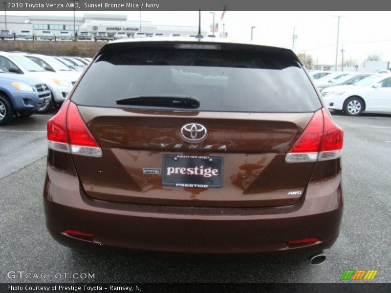 Sunset Bronze Mica / Ivory 2010 Toyota Venza AWD