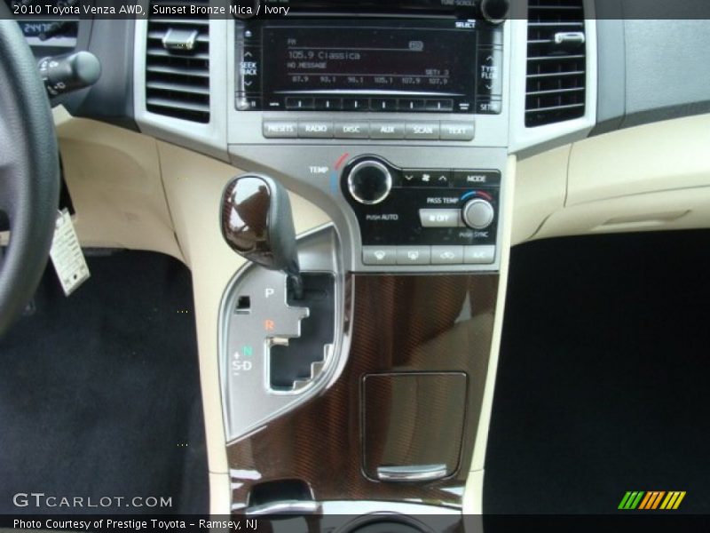 Sunset Bronze Mica / Ivory 2010 Toyota Venza AWD
