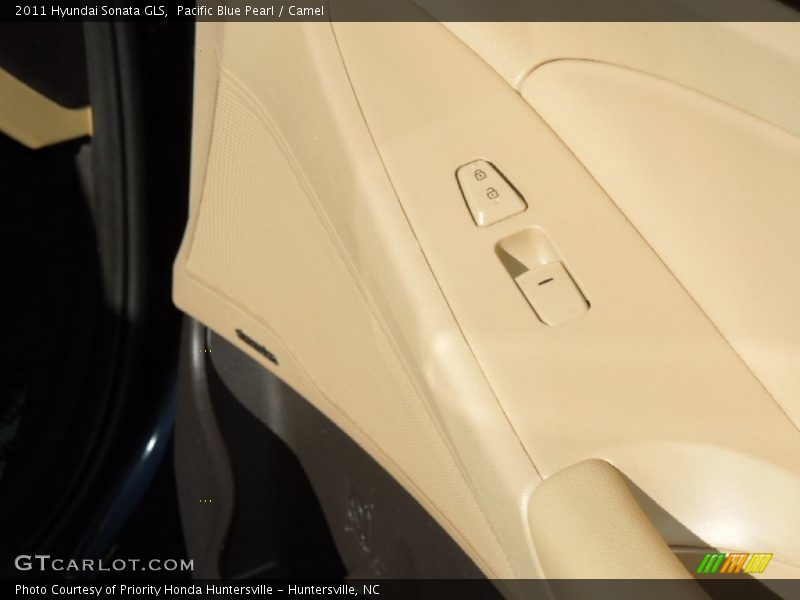 Pacific Blue Pearl / Camel 2011 Hyundai Sonata GLS