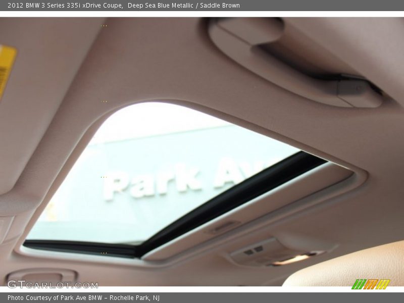 Sunroof of 2012 3 Series 335i xDrive Coupe