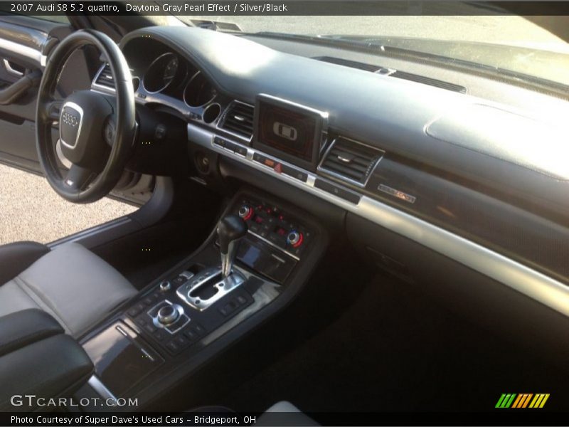 Dashboard of 2007 S8 5.2 quattro