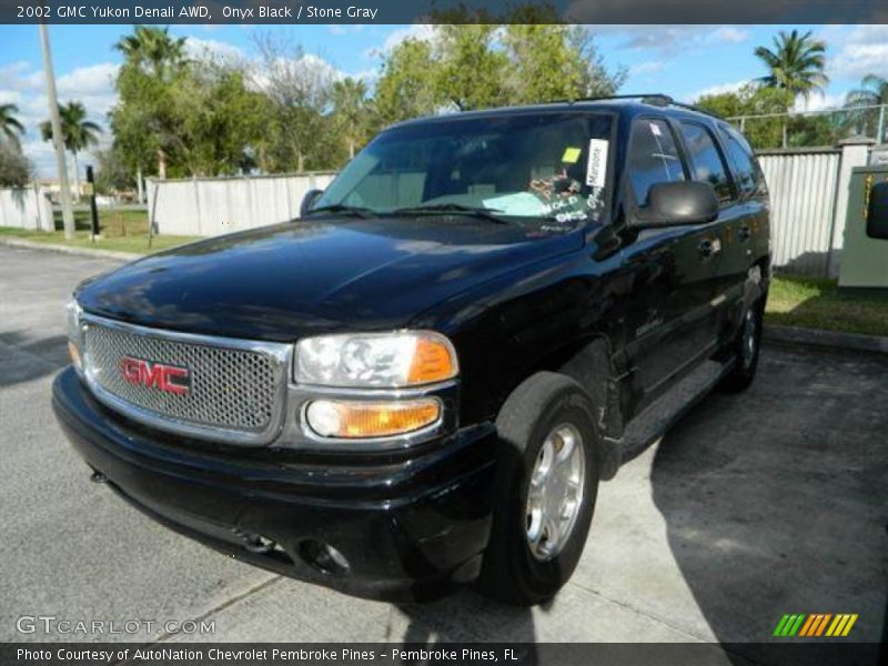 Onyx Black / Stone Gray 2002 GMC Yukon Denali AWD