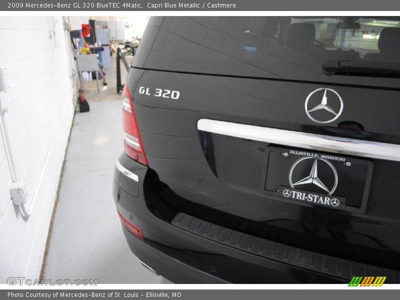 Capri Blue Metallic / Cashmere 2009 Mercedes-Benz GL 320 BlueTEC 4Matic