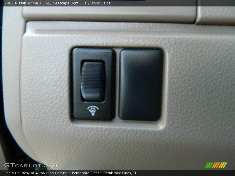 Seascape Light Blue / Blond Beige 2002 Nissan Altima 3.5 SE
