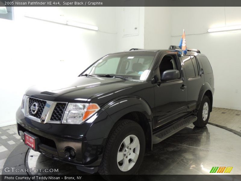 Super Black / Graphite 2005 Nissan Pathfinder XE 4x4