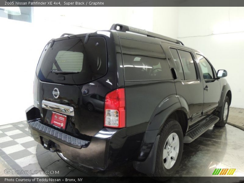 Super Black / Graphite 2005 Nissan Pathfinder XE 4x4