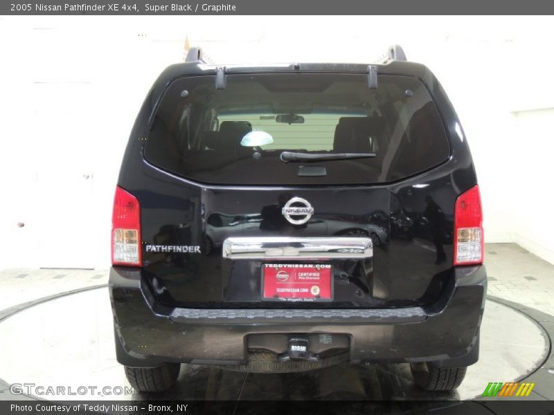 Super Black / Graphite 2005 Nissan Pathfinder XE 4x4