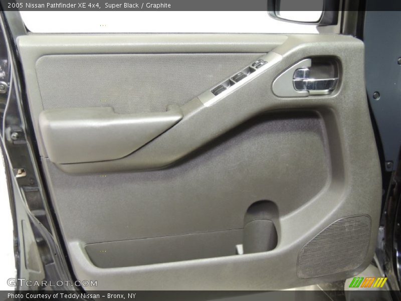 Super Black / Graphite 2005 Nissan Pathfinder XE 4x4