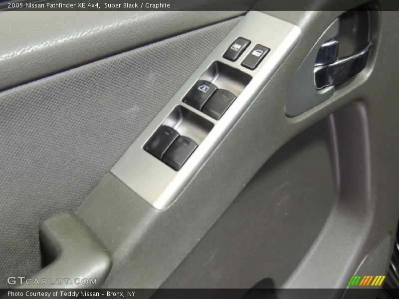 Super Black / Graphite 2005 Nissan Pathfinder XE 4x4