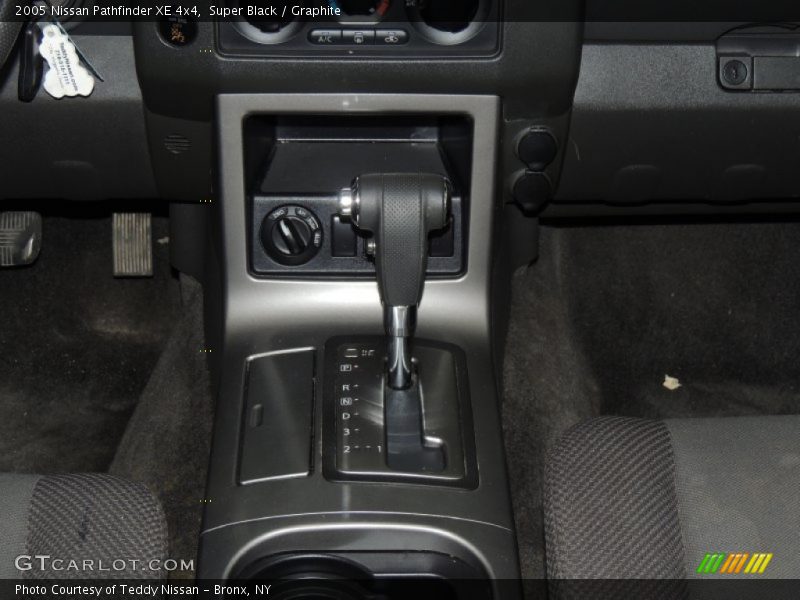 Super Black / Graphite 2005 Nissan Pathfinder XE 4x4