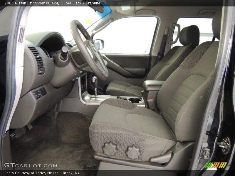 Super Black / Graphite 2005 Nissan Pathfinder XE 4x4
