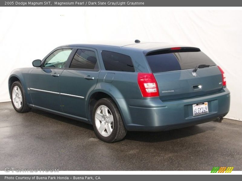 Magnesium Pearl / Dark Slate Gray/Light Graystone 2005 Dodge Magnum SXT