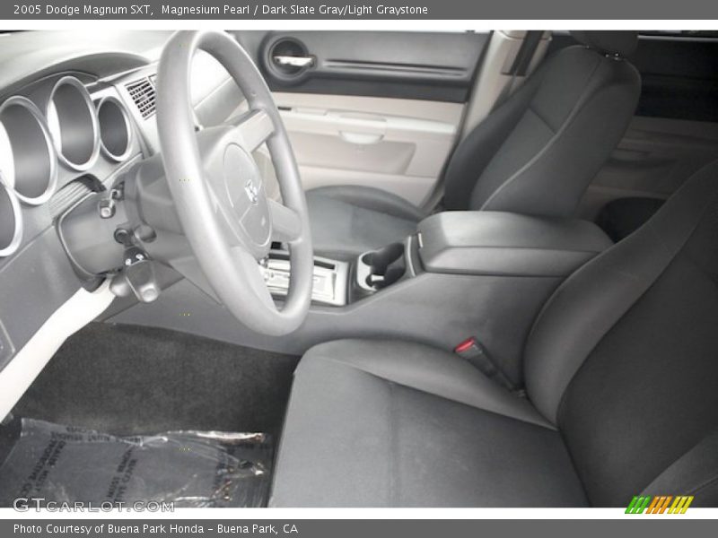 Magnesium Pearl / Dark Slate Gray/Light Graystone 2005 Dodge Magnum SXT